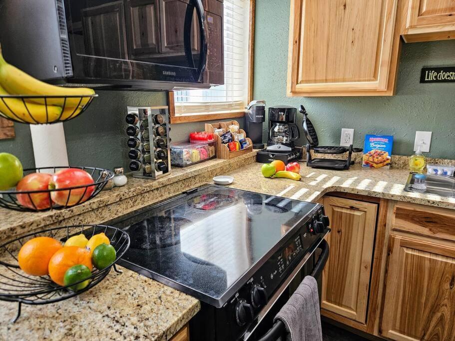 Private Cabin- Breakfast - Double Tub - 75In Tv - Sup - Washer Dryer - Bbq West Point Dış mekan fotoğraf
